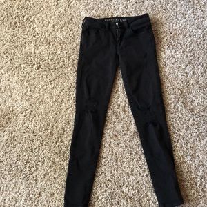 Black American Eagle distressed jeans